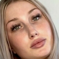 Aimee Niamh Wallace Desnuda