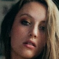 Aimée Pienschke Desnuda