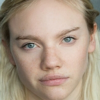 Áine Rose Daly Desnuda