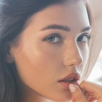 Alina Enero Desnuda