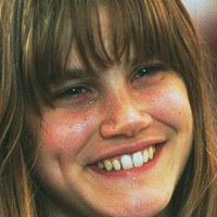 Alison Folland Desnuda