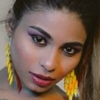 Anam Khan Desnuda