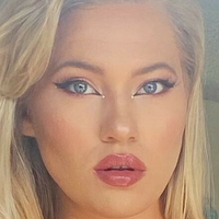 Anja Nissen Desnuda