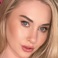 April Mae Desnuda