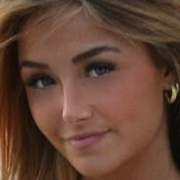 Ava Majury Desnuda