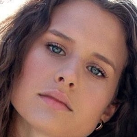 Avery Konrad Desnuda