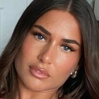 Bailey Lewis Desnuda