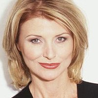 Beth Broderick Desnuda
