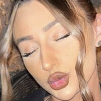 Briony W Desnuda