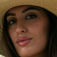 Carla Twin Desnuda