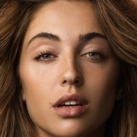 Chelcie May Desnuda