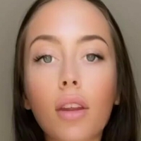 Cora Maay Desnuda