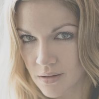 Corri English Desnuda