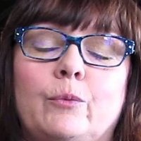 Dee Hennigan Desnuda