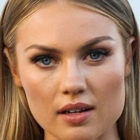 Elyse Knowles Desnuda