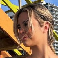Em1ly El1zabeth Desnuda