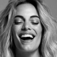 Emilia Attias Desnuda