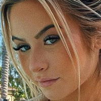 Emily Elizabth Ai Porn Desnuda