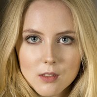 Emily McDonnell Desnuda