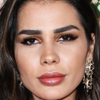 Farah Aziz Desnuda