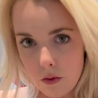 Feliz R. Nicole Desnuda