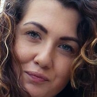Gia Ren Desnuda
