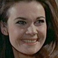 Imogen Hassall Desnuda