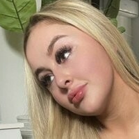 Izzy Davies Desnuda