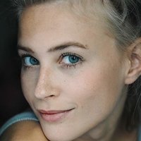 Jeanne Goursaud Desnuda