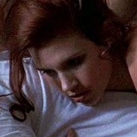 Julie McNiven Desnuda