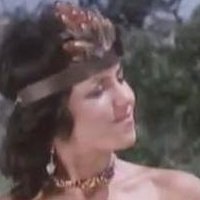 Julie Newdow Desnuda