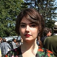 Katie Boland Desnuda