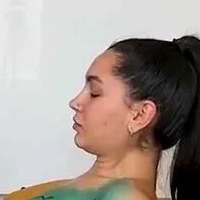 Kira Yoga Desnuda