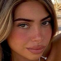 Koral Alkobi Desnuda