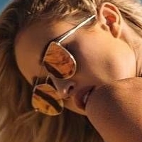 Kyra Transtrum Desnuda