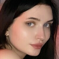 Lavri Desnuda