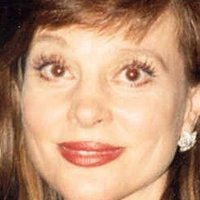 Leigh Taylor-Young Desnuda