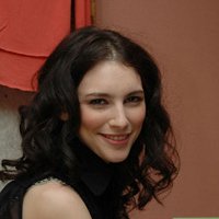 Liane Balaban Desnuda