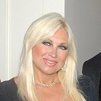 Linda Hogan Desnuda