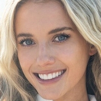 Lindsay Brewer Desnuda