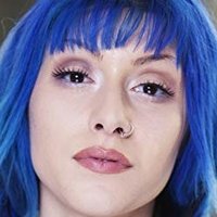 Lovina Yavari Desnuda
