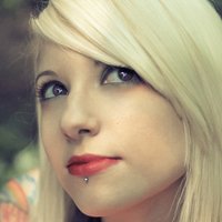 Maia Suicide Desnuda