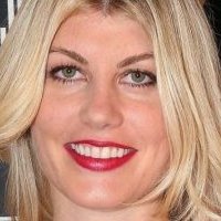 Meredith Ostrom Desnuda