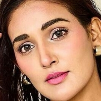 Mukti Mohan Desnuda