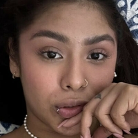 Nextdoor_Queen Desnuda
