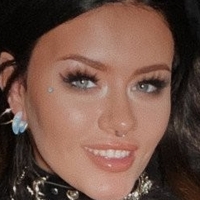 Niamh Velvet Desnuda