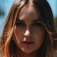 Nina Suess Desnuda