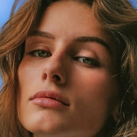 Olivia Rouyer Desnuda