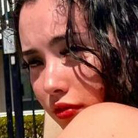 Ouhjulie Desnuda