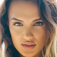 Raquel Gibson Desnuda